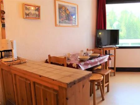 Studio cosy à Vars avec balcon, proche pistes et commerces, parking inclus - Photo 1
