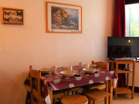 Studio cosy à Vars avec balcon, proche pistes et commerces, parking inclus - Photo 3