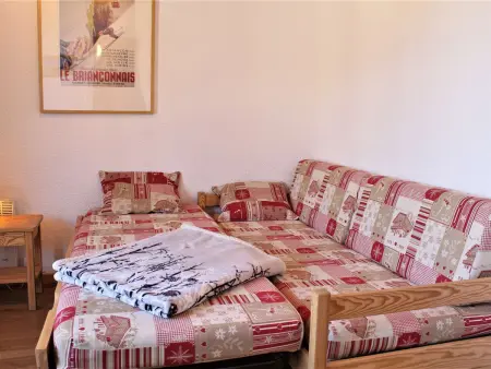 Studio cosy pour 4 à Risoul 1850, au pied des pistes, balcon ouest, 2 étoiles - Photo 4