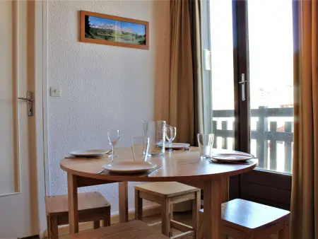 Studio cosy pour 4 à Risoul 1850, au pied des pistes, balcon ouest, 2 étoiles - Photo 6