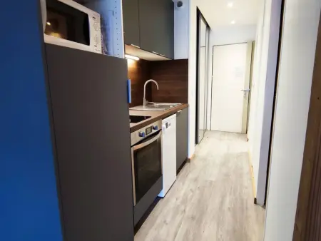 Appartement Rénové 2P avec Balcon Sud, Front de Neige, au Pied des Pistes - Photo 5