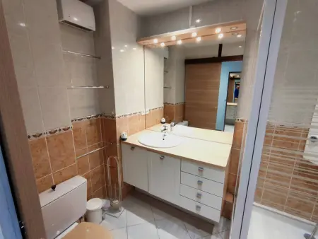 Appartement Rénové 2P avec Balcon Sud, Front de Neige, au Pied des Pistes - Photo 6