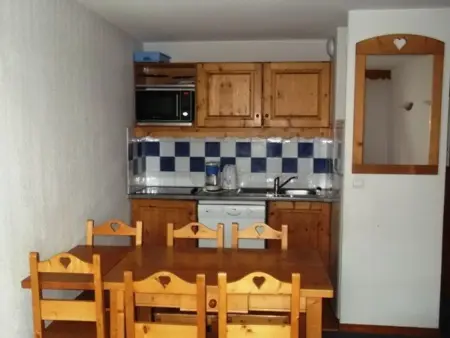 Appartement 3 pièces 6 pers, proche pistes, parking, casier à skis, cuisine équipée - Photo 5