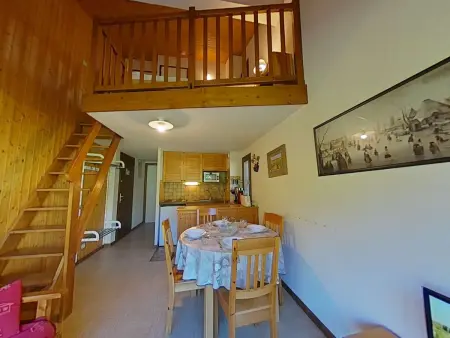 Studio avec cabine et mezzanine, parking et proche des pistes - Photo 2