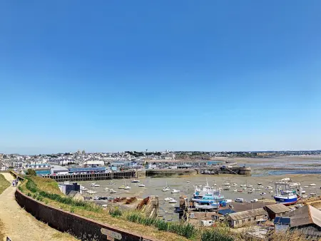 Studio à deux pas de la plage, proche commerces avec Wifi et équipements complets - Photo 9