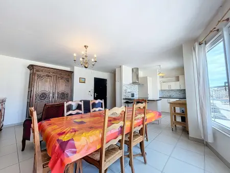 Appartement 3P avec Ascenseur, Parking et Proche Plage à Granville - Photo 3