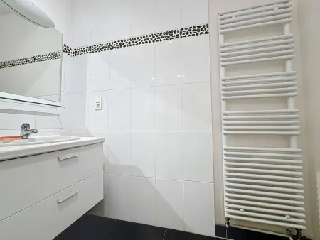 Appartement moderne avec terrasse et parking, au cœur de Granville, à deux pas de la plage ! - Photo 11