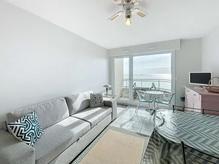 Appartement avec balcon, proche des plages et commerces - Photo 5