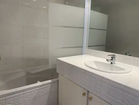 Appartement T3 en bord de mer avec balcon, WIFI et parking sécurisé - Photo 5