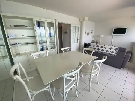 Appartement T3 en bord de mer avec balcon, WIFI et parking sécurisé - Photo 8