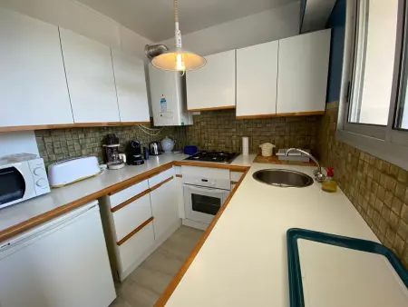 Studio en Centre-Ville d'Arcachon avec Balcon, Parking Privé et Wi-Fi, à 300m de la Plage - Photo 2
