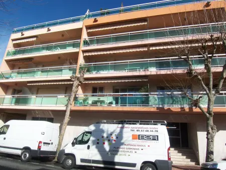 Studio en Centre-Ville d'Arcachon avec Balcon, Parking Privé et Wi-Fi, à 300m de la Plage - Photo 9