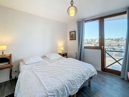 Appartement lumineux avec ascenseur, balcon et wifi gratuit à Granville - Photo 11