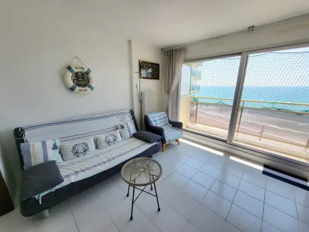 Studio avec balcon face mer, parking et proche centre, aux Sables-d'Olonne - Photo 1