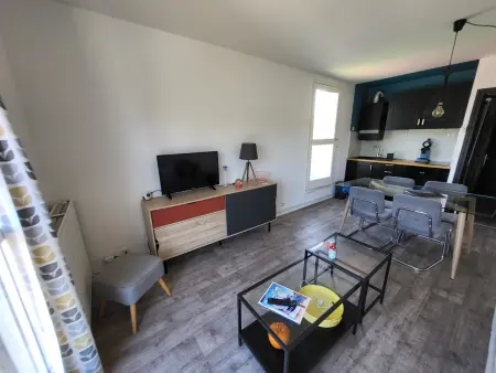 Studio rénové sur le port avec terrasse et parking privatifs, animaux acceptés - Photo 6