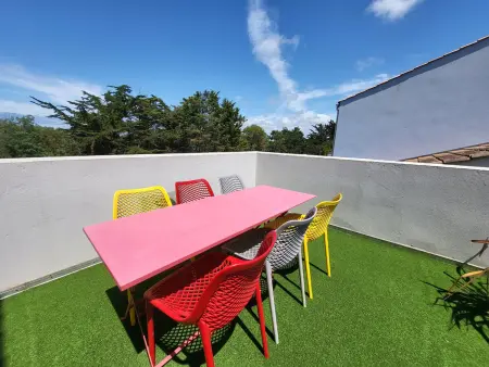 Studio rénové sur le port avec terrasse et parking privatifs, animaux acceptés - Photo 8