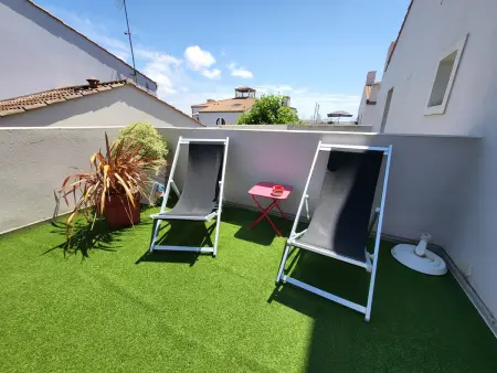 Studio rénové sur le port avec terrasse et parking privatifs, animaux acceptés - Photo 9