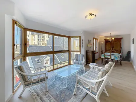Grand duplex en centre-ville avec vue, à 50m de la plage, ascenseur, et WIFI - Photo 4