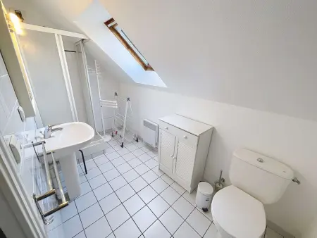 Grand duplex en centre-ville avec vue, à 50m de la plage, ascenseur, et WIFI - Photo 13
