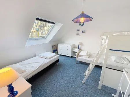 Grand duplex en centre-ville avec vue, à 50m de la plage, ascenseur, et WIFI - Photo 16