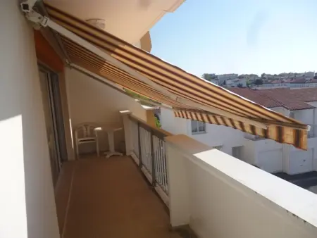 Appartement ensoleillé et spacieux avec parking, centre de Royan - Photo 2