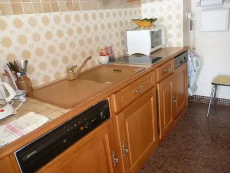 Appartement ensoleillé et spacieux avec parking, centre de Royan - Photo 3