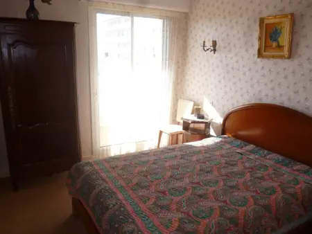 Appartement ensoleillé et spacieux avec parking, centre de Royan - Photo 5