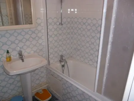 Appartement ensoleillé et spacieux avec parking, centre de Royan - Photo 6