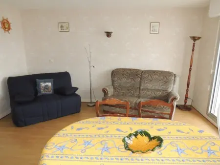Appartement ensoleillé et spacieux avec parking, centre de Royan - Photo 8