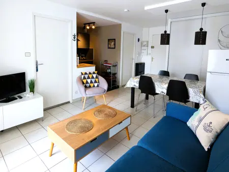 Arcachon Centre : Charmant T2 avec Loggia, Parking Sécurisé et Proche Plage - Photo 2
