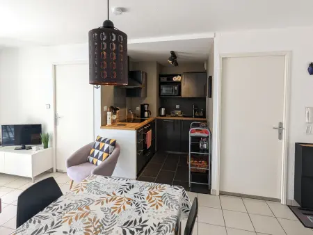 Arcachon Centre : Charmant T2 avec Loggia, Parking Sécurisé et Proche Plage - Photo 3