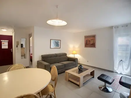 Appartement F2 climatisé avec terrasse, proche thermes et centre-ville, animaux acceptés, à Lamalou - Photo 1
