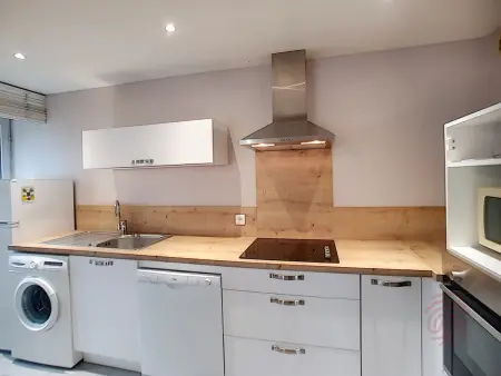 Appartement F2 climatisé avec terrasse, proche thermes et centre-ville, animaux acceptés, à Lamalou - Photo 3