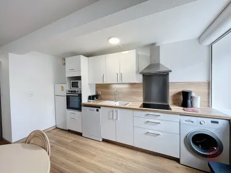 F2 avec terrasse, proche Thermes, animaux acceptés, wifi, parking - Photo 4