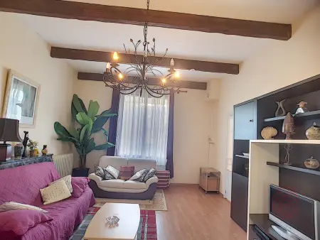 Charmant F2 avec terrasse près du centre et des thermes, animaux acceptés, options de services disponibles - Photo 2