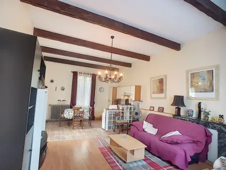 Charmant F2 avec terrasse près du centre et des thermes, animaux acceptés, options de services disponibles - Photo 3