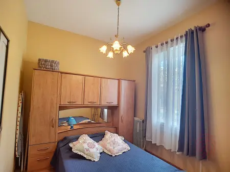 Charmant F2 avec terrasse près du centre et des thermes, animaux acceptés, options de services disponibles - Photo 5