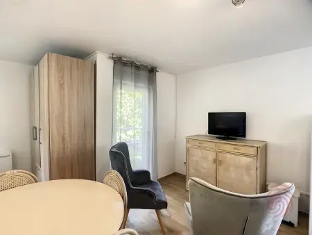 Studio cosy à 50m des Thermes de Lamalou-les-Bains avec terrasse, wifi et animaux acceptés - Photo 5