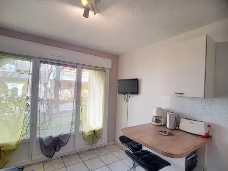 Studio rénové, proche centre-ville et thermes, avec jardin, WIFI, animaux acceptés - Photo 3