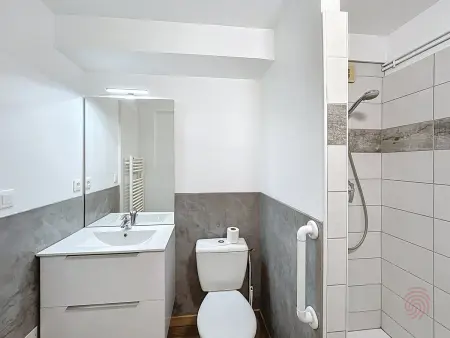 Studio cosy proche Thermes et centre-ville avec terrasse, animaux acceptés – Lamalou-les-Bains - Photo 12