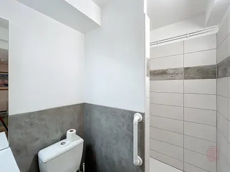 Studio cosy proche Thermes et centre-ville avec terrasse, animaux acceptés – Lamalou-les-Bains - Photo 17