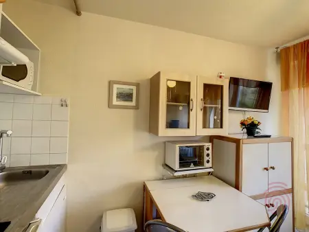 Studio RDC proche centre et thermes avec Wifi, Appartement 2 personnes à Lamalou les Bains - Photo 2