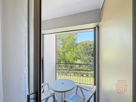 Charmant appartement avec terrasse, parking gratuit et animaux acceptés, proche des thermes à Lamalou - Photo 11