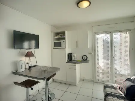 Studio rénové avec balcon, animaux acceptés, wifi, à 650m des Thermes - Photo 1