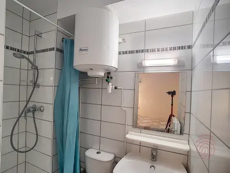 Studio rénové avec balcon à 650m des Thermes - Lamalou, proche centre-ville et nature - Photo 9