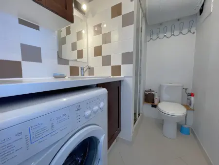 Appartement T2 proche centre avec terrasse et parking sous-terrain - Photo 7