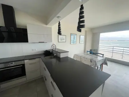 T3 face plage avec balcon et parking, aux Sables-d'Olonne - Photo 1