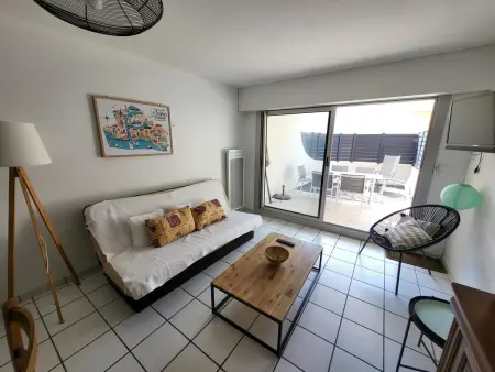 T2 Rénové avec Terrasse à 200m de la Plage, Proche Commerces - Les Sables-d'Olonne - Photo 5