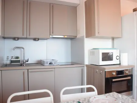 Appartement cozy avec terrasse, Wi-Fi et parking à Évian-les-Bains - Photo 3