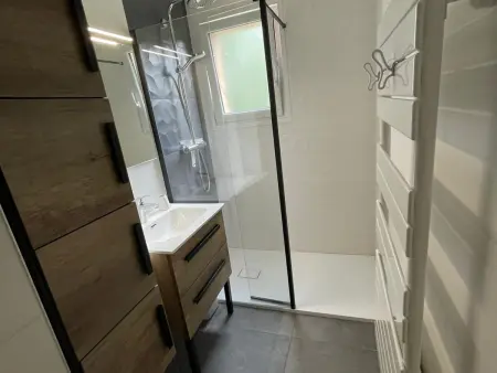 Appartement cozy avec terrasse, Wi-Fi et parking à Évian-les-Bains - Photo 9